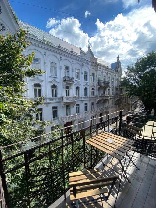 на огієнка 15 * Lviv