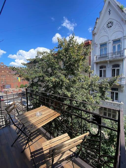 на огієнка 15 * Lviv