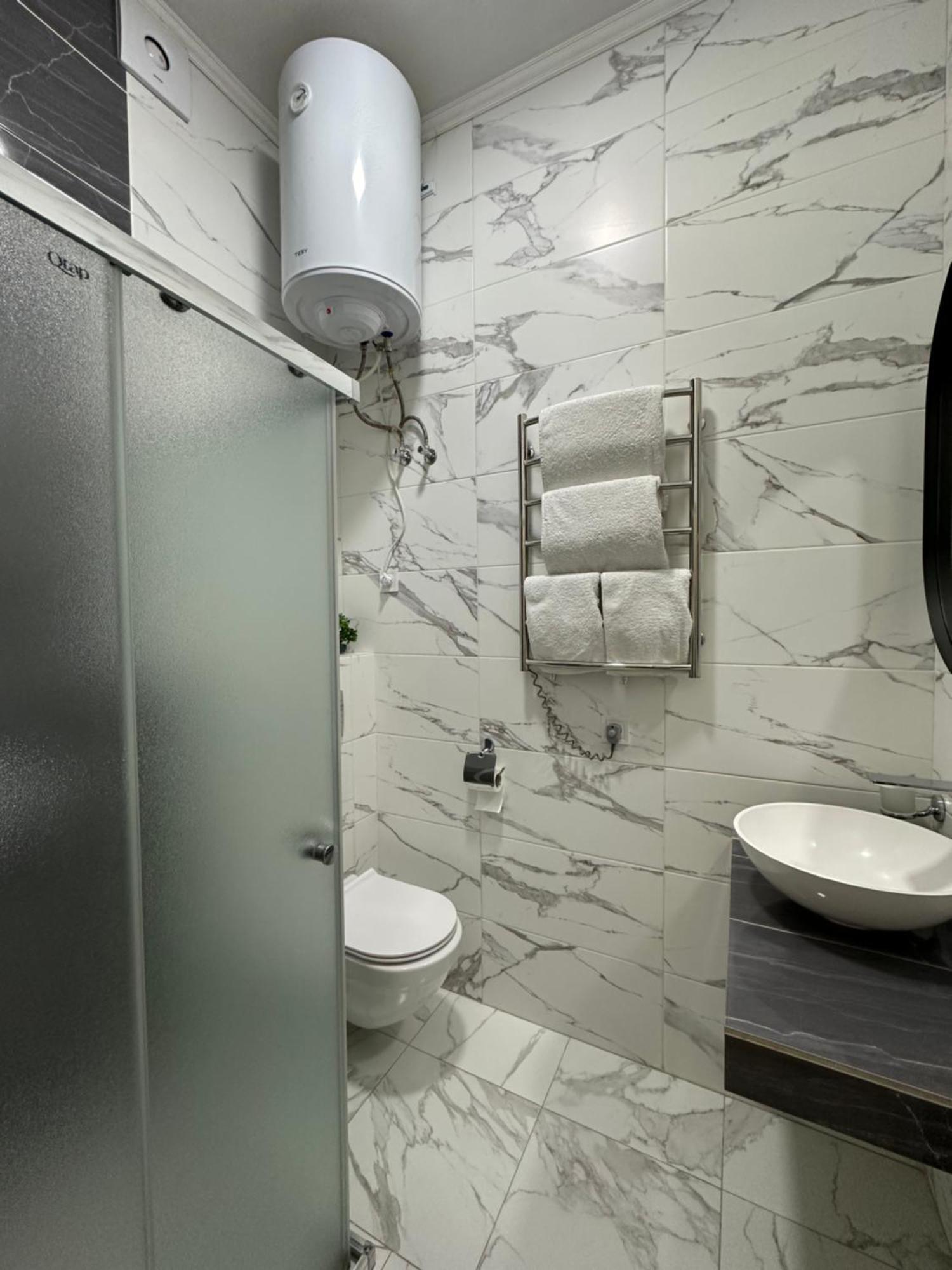 на огієнка 15 Apartment